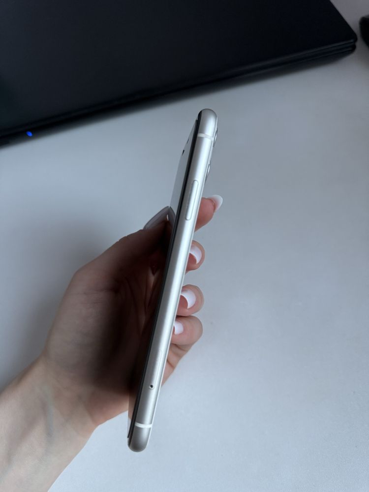 iPhone 11 64 gb biały