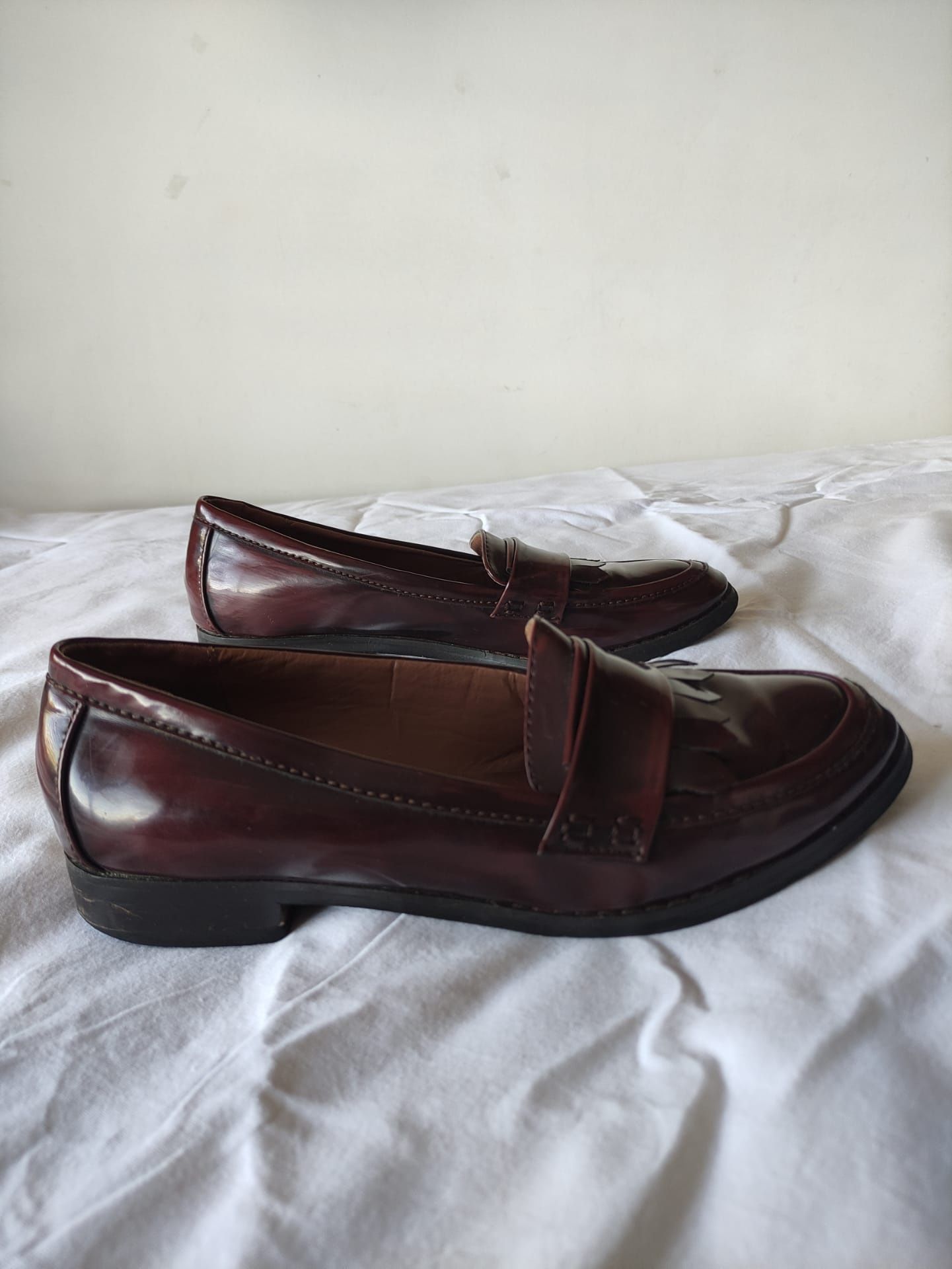 Sapatos em pele castanhos/bordeaux