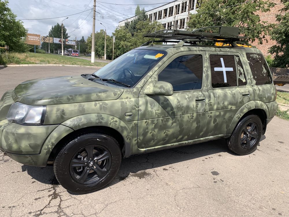 Авто для військових ленд ровер