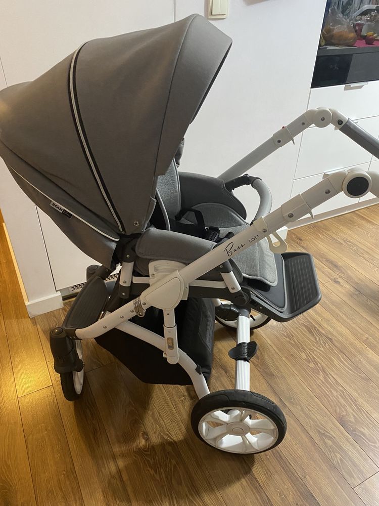 Wózek spacerówka + nosidełko niemowlęce + adaptery +torba
