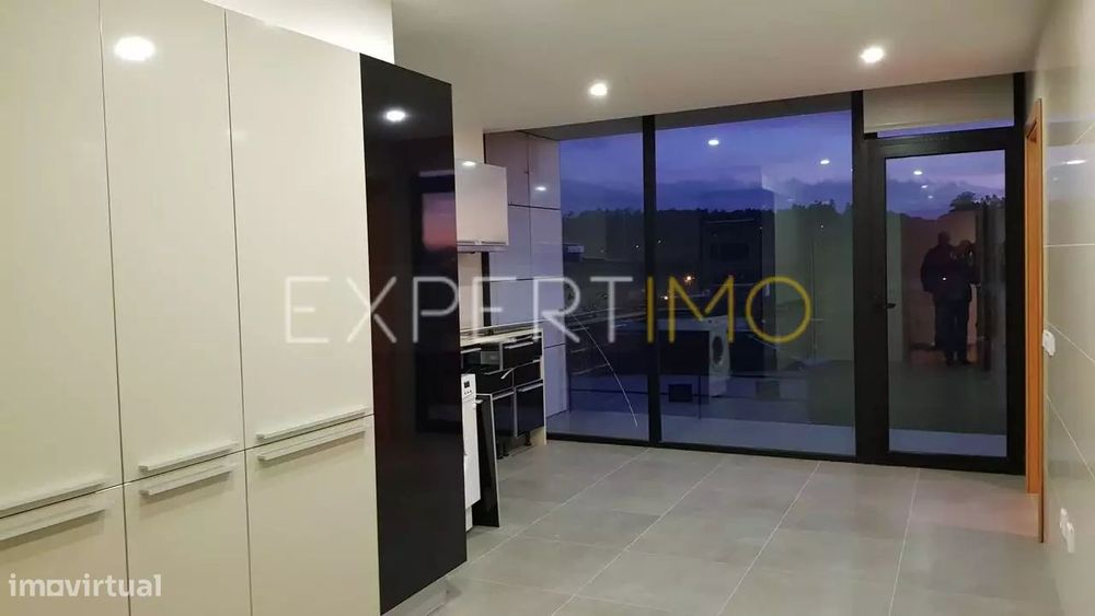 Excelente Apartamento T2 Vila Nova Tazem