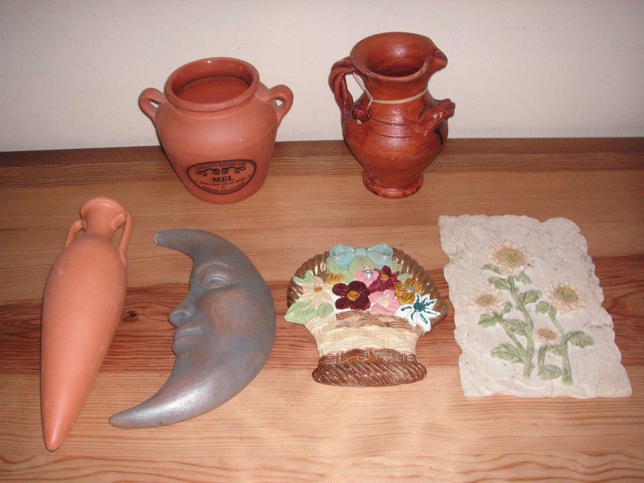 Jarro Barro, Meia Lua, Cesta Gesso e Quadro Decorativos