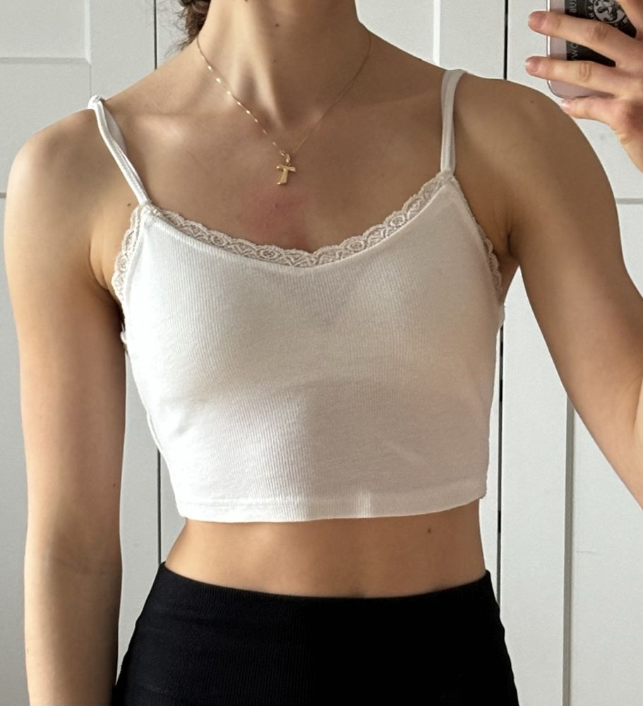 Crop top cottage core coquette biały na ramiączkach z koronką