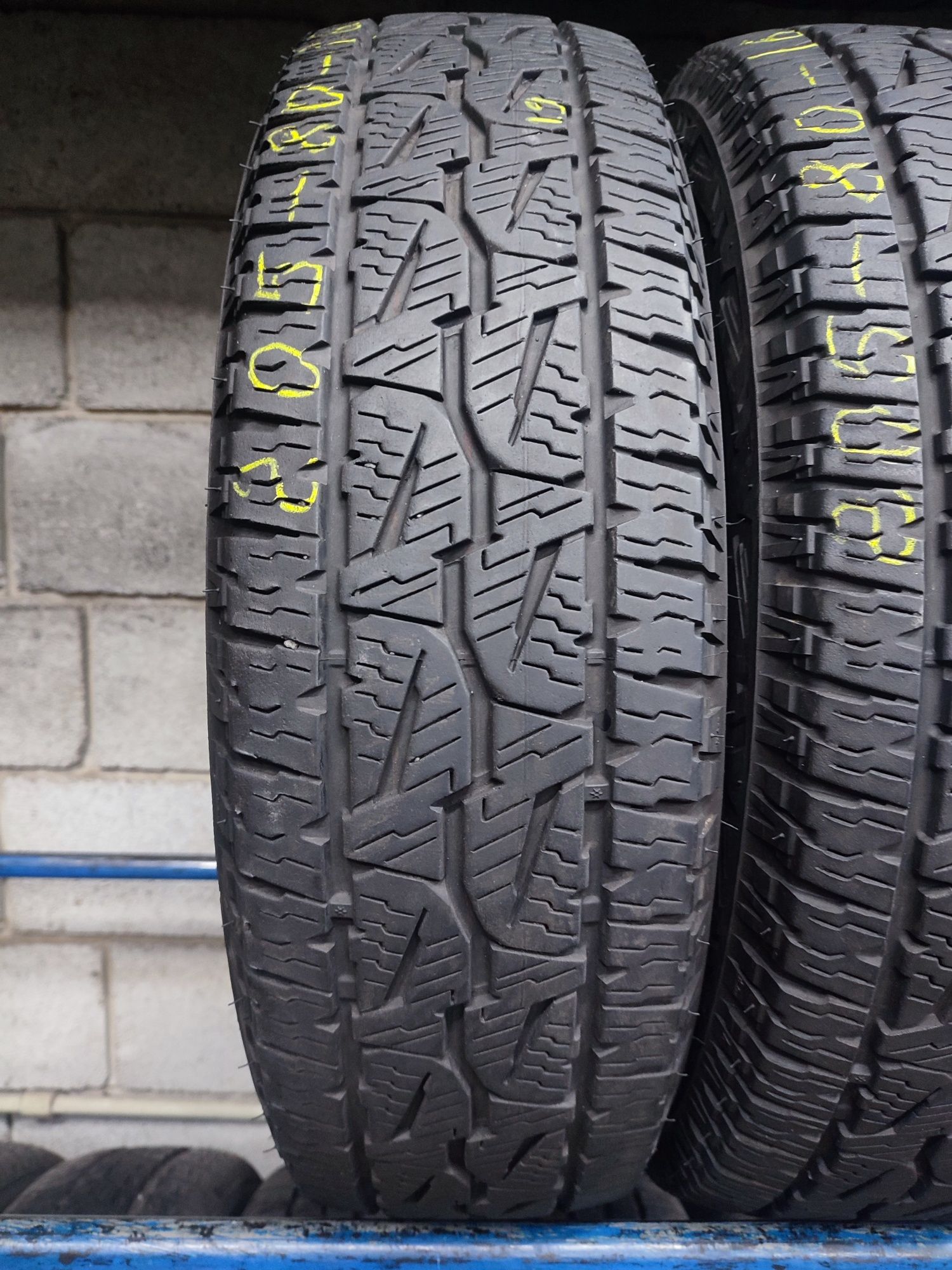 Всесезонні шини 205/80 R16 (104T) BRIDGESTONE