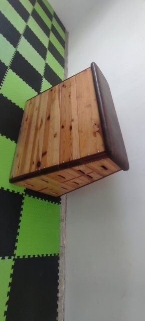 Skrzynia gimnastyczna regulowana wraz z odskocznią