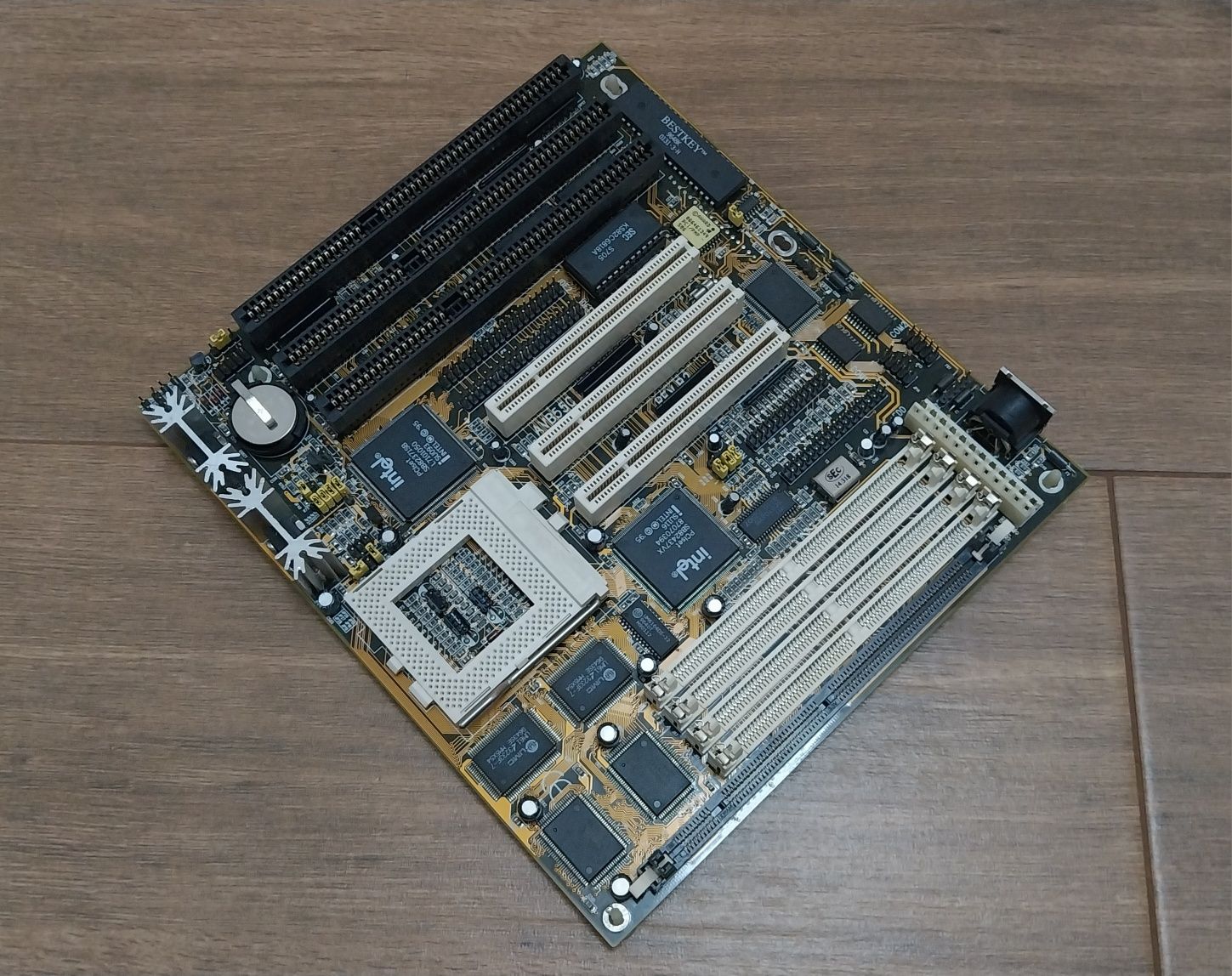 Motherboard Socket 7 ASK AVB55C Rev.B2 para PCs Retro