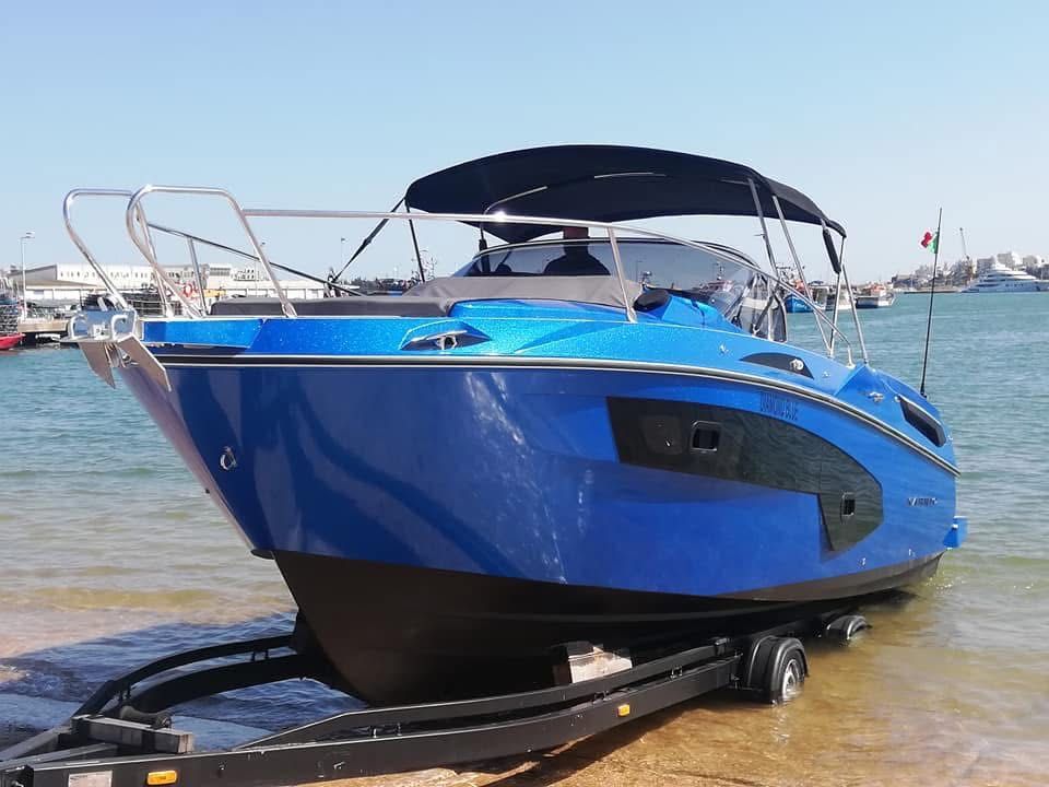 Karnic SL 800 com dois motores Evinrude