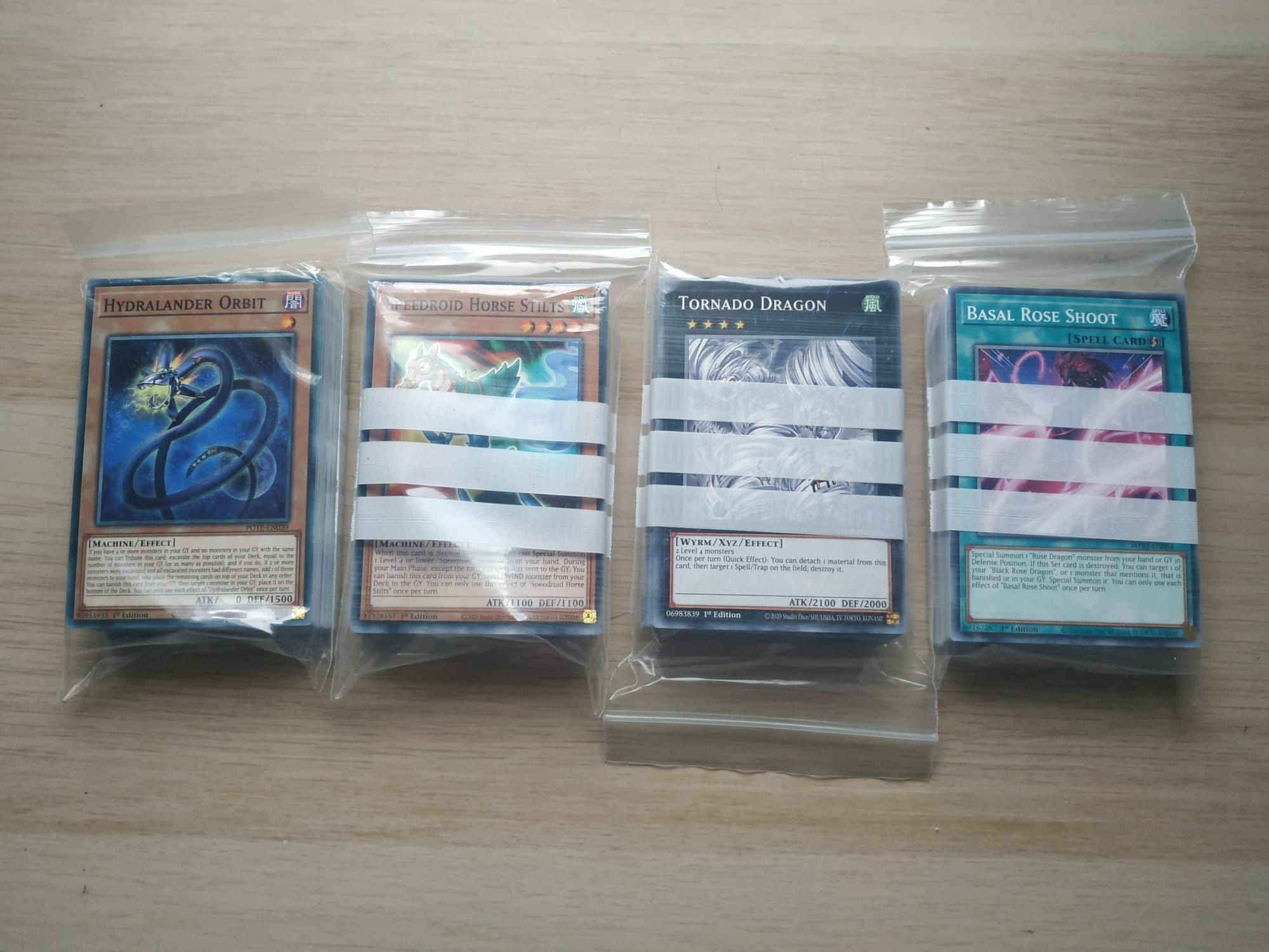 200 cartas YU-GI-OH oficiais e novas