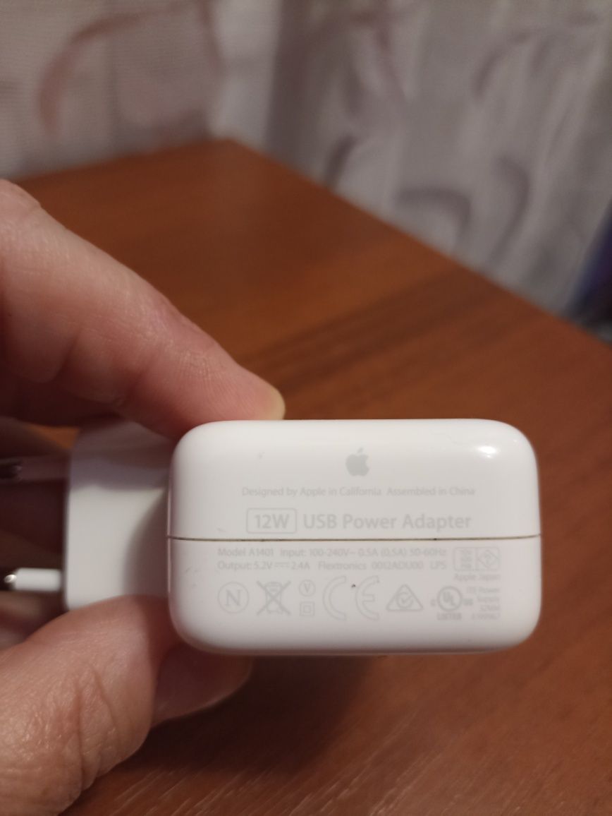 Мережевий адаптер Apple 12 V модель А1401