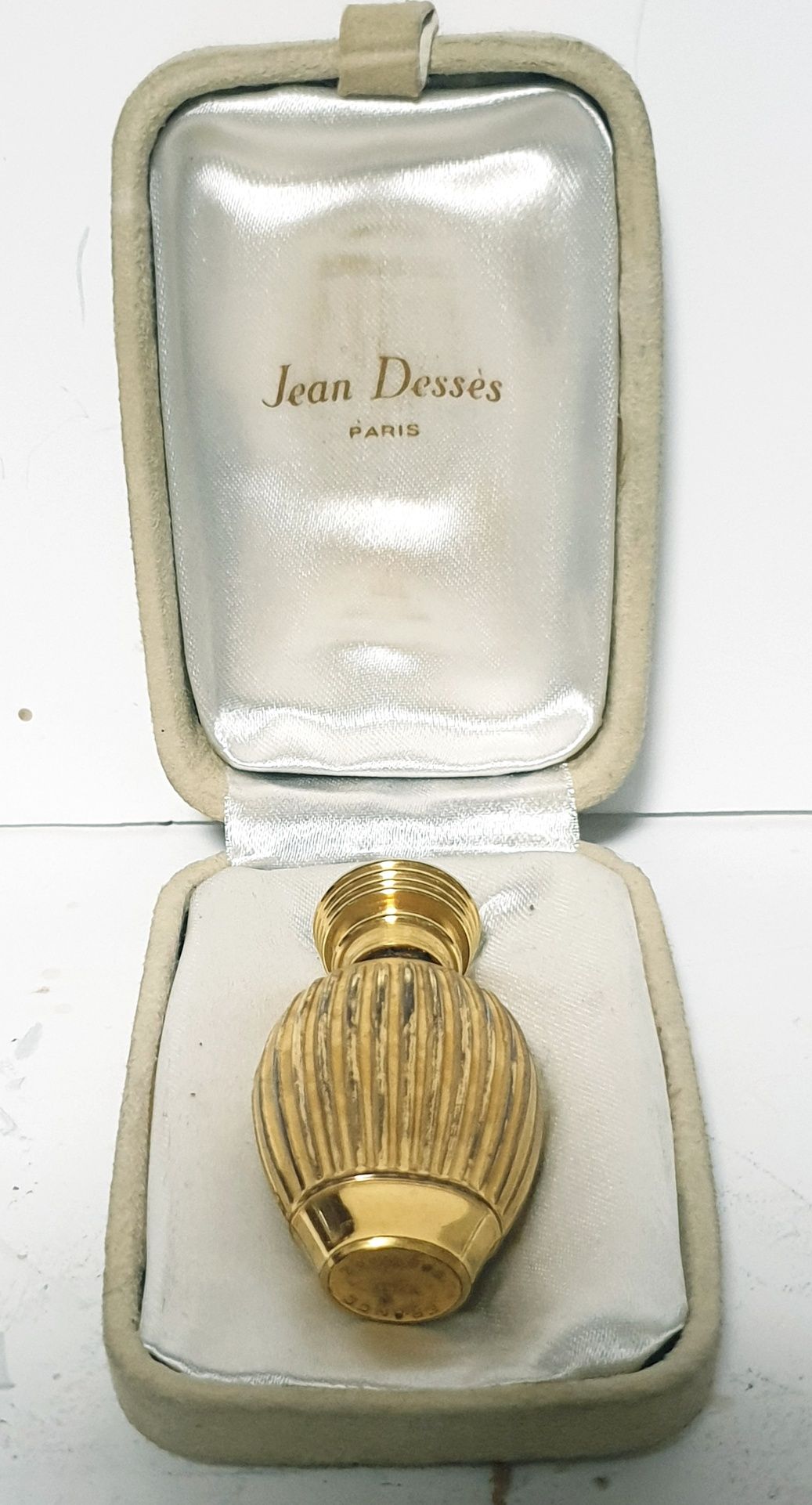 Pequeno frasco de perfume francês Celui de Jean Dessé Pariss