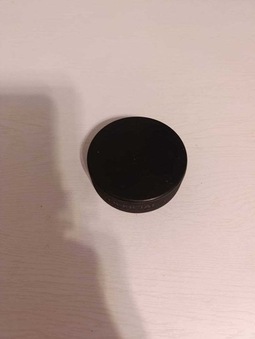 Krążek oficjalny do gry w hokeja na lodzie. Słowacja