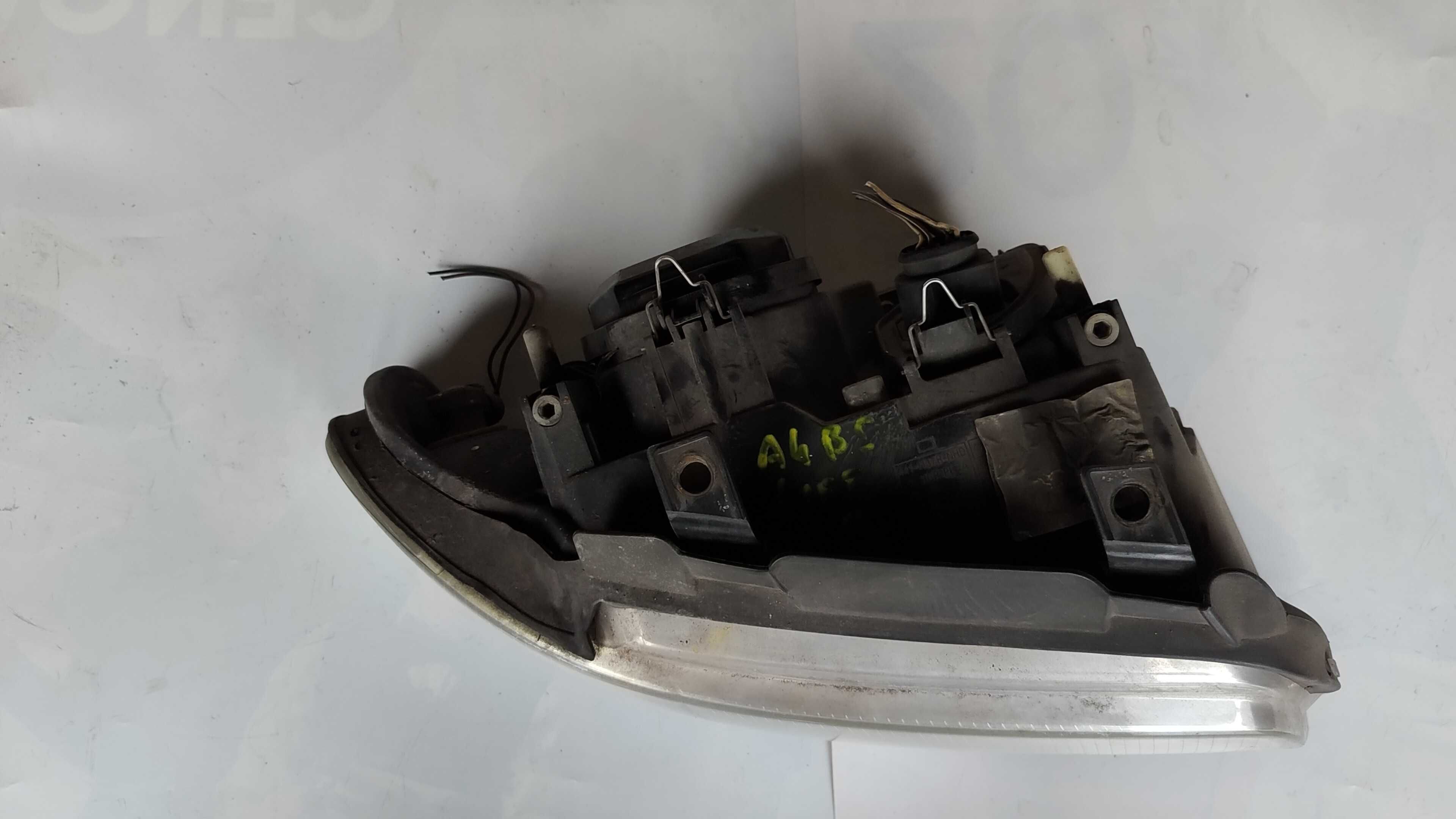 Lampa Prawy przód Kpl AUDI A4 B5 Lift 98-00.r SZKŁO BDB EU