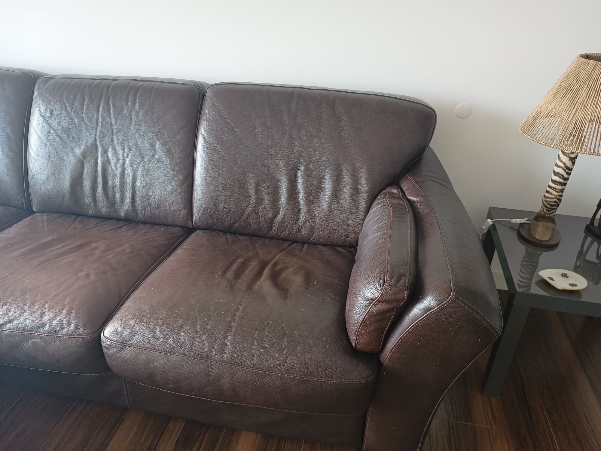 SOFA EM COURO,  com Chaise