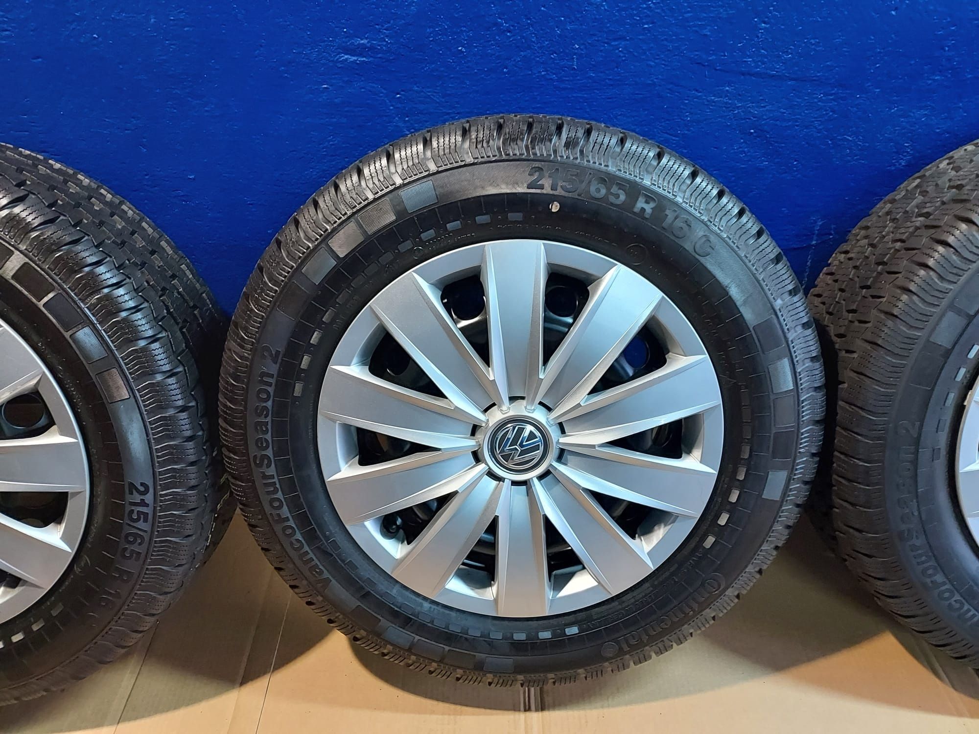 Koła R16C 5×120 VW T5,T6 oryginalne idealny stan +kołpaki wielosezon