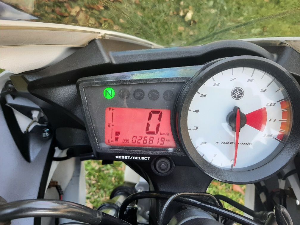 Yamaha yzf 125 r negociável