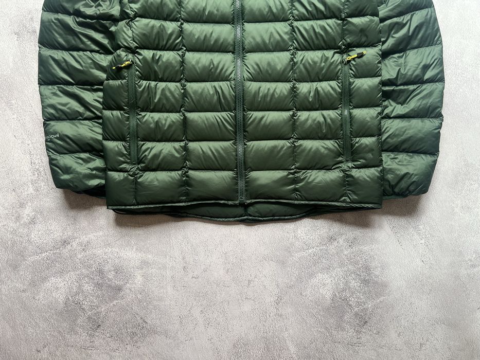 Чудовий пуховик Berghaus 600
