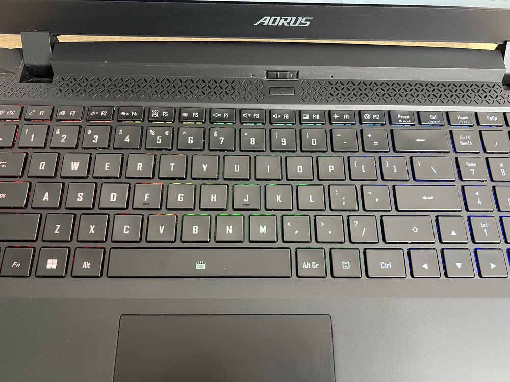 Ексклюзивний Ігровий Ноутбук Gigabyte Aorus 5 RX5M i7-12700h rtx 3070