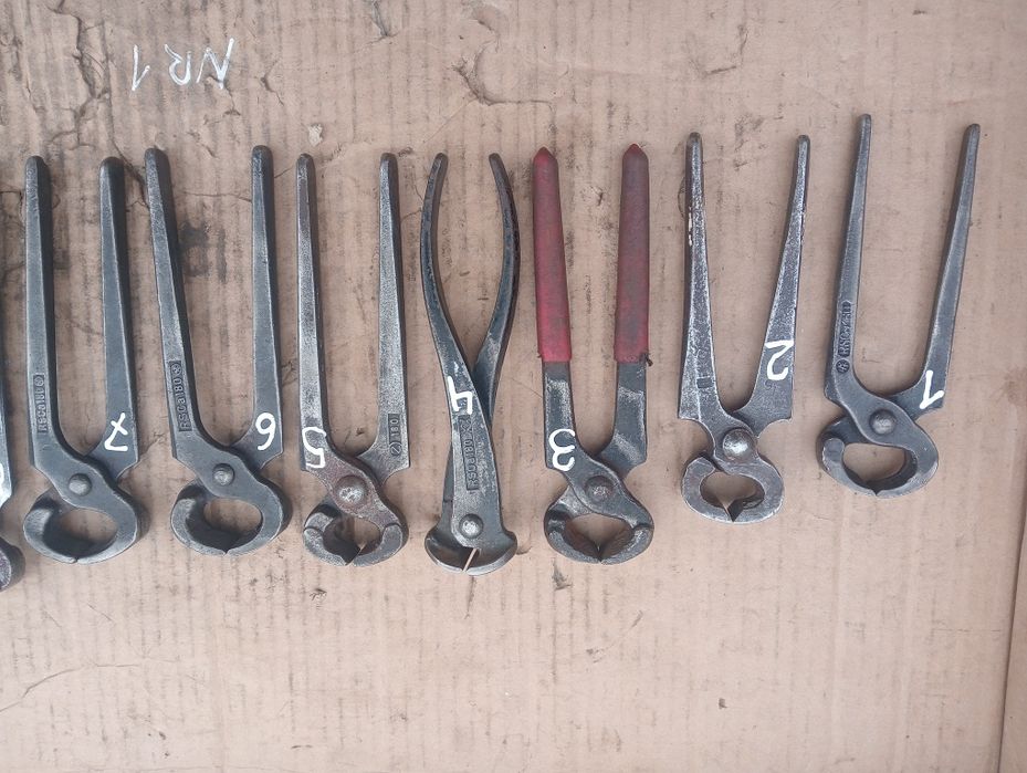 Zestaw starych narzędzi  obcęgi z epoki PRL Antyki Kolekcja Loft