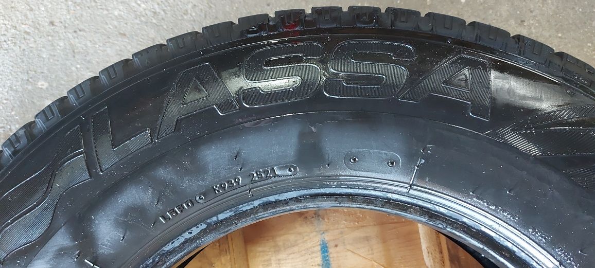 Opony zimowe 215/75/16C LASSA WINTUS 2