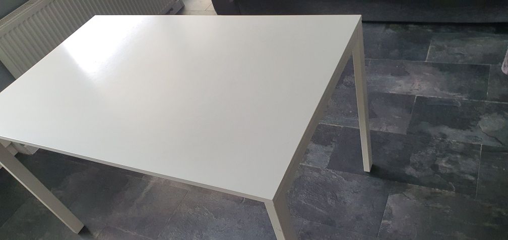 Stół biały Ikea 4 osobowy z krzesłami (rezerwacja do 15.07)