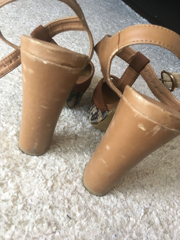 Sandalias altas castanhas 36