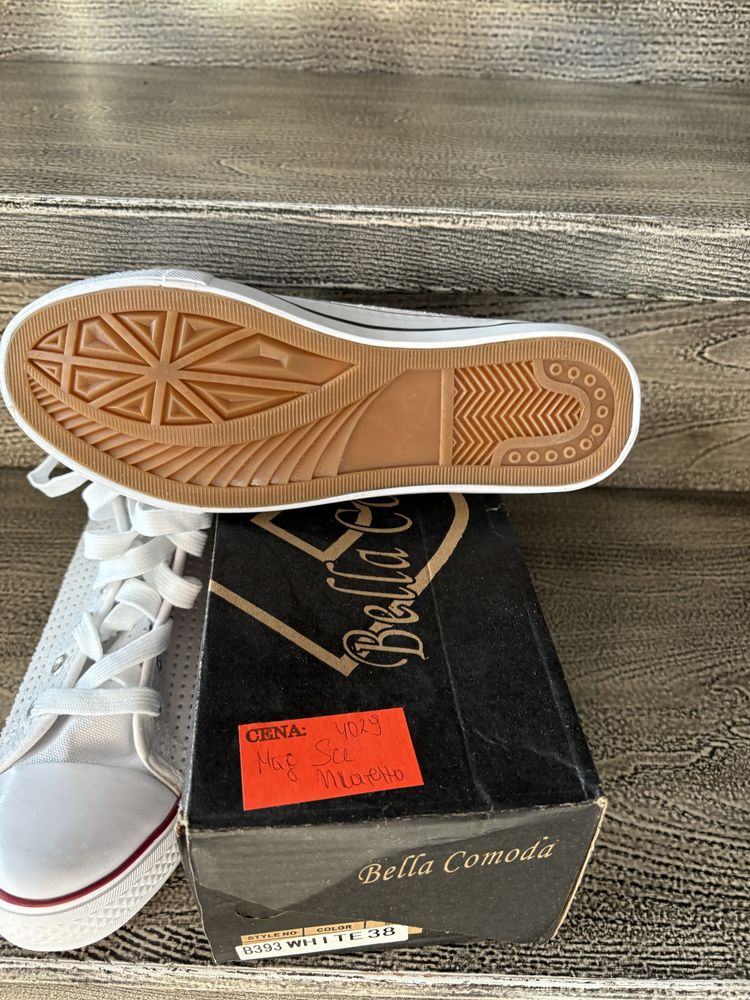 Buty tenisówki ażurowe 38