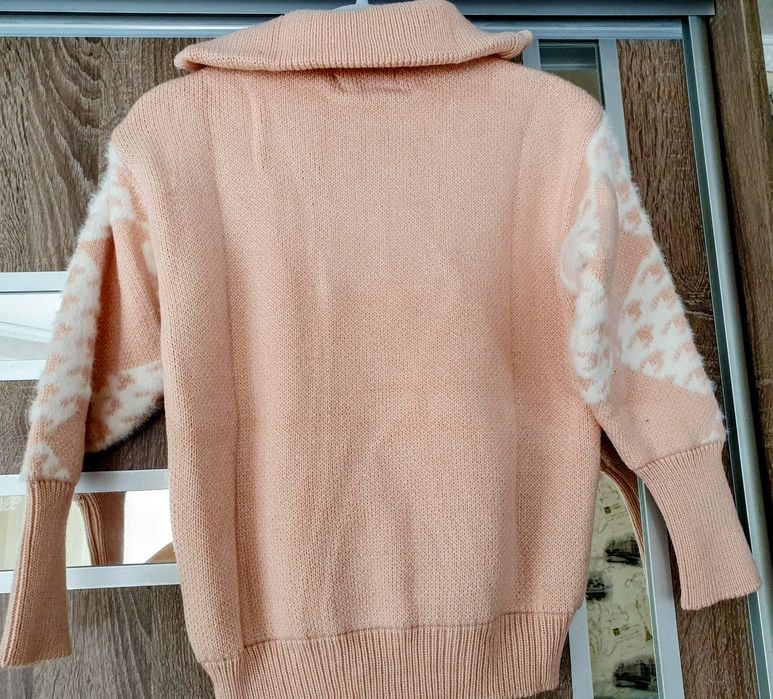 Новий[з біркою] дитячий светр Sarlan (Туреччина)
Абсолютно новий, з