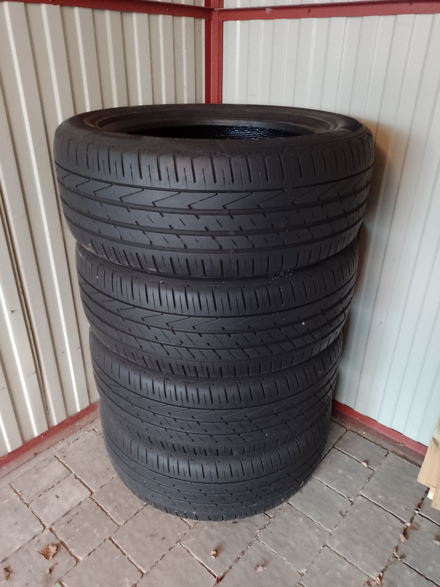 Opony letnie 235/55R18 kpl.