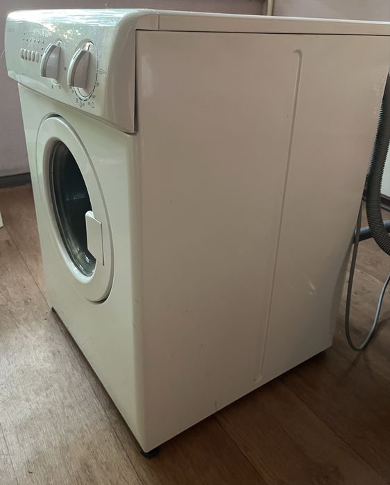 Неробоча  Electrolux ewc1150, висота 65см