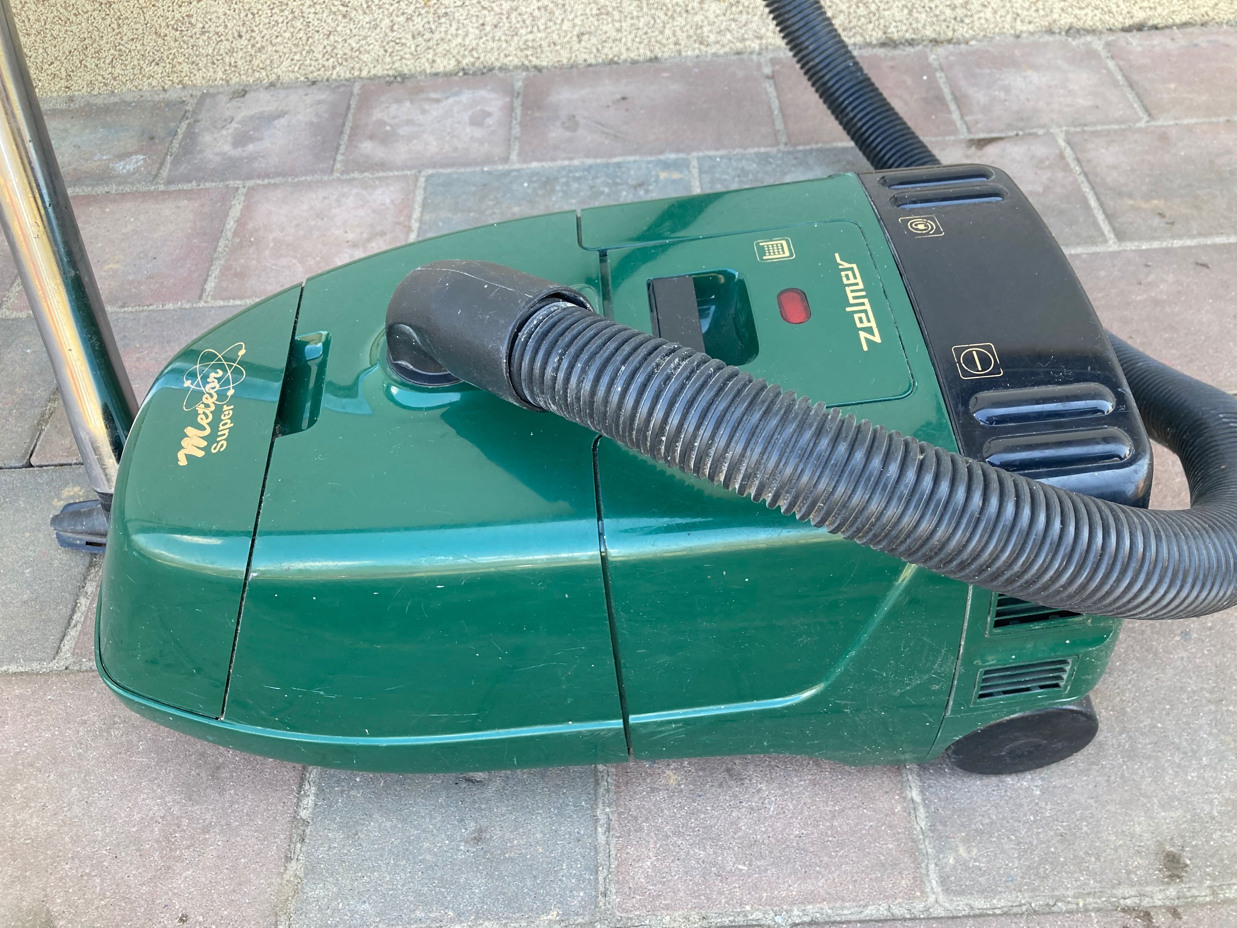 Odkurzacz Zelmer typ 1025.5 Meteor Super microfilter 700W
