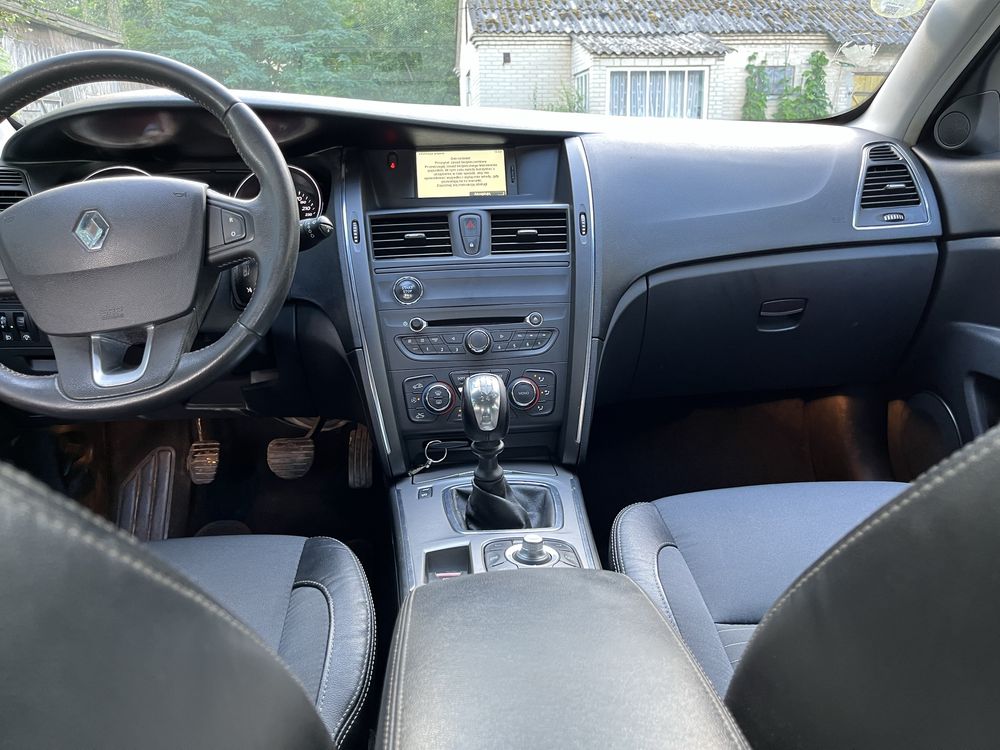 Renault Latitude/2.0/Bogate wyposażenie/Klimatronik/Pół-skóra !!!