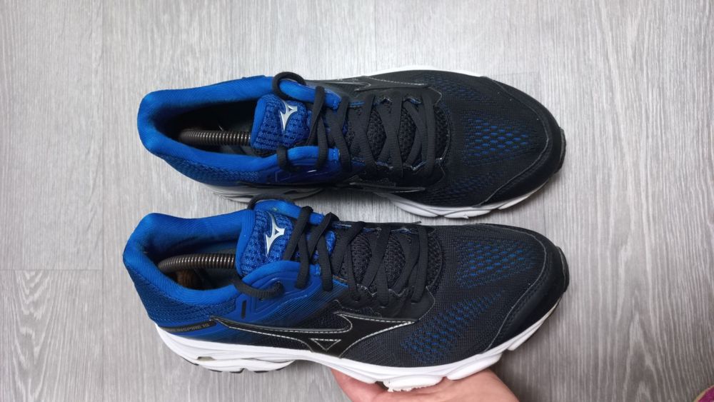 Чоловічі кросівки для баскетболу Mizuno
