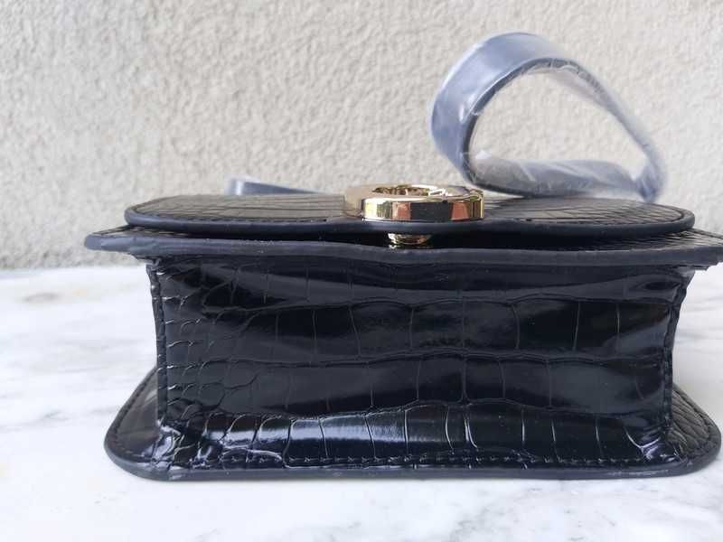 Nowa torebka oryginalna GUESS corily mini czarna kuferek a61