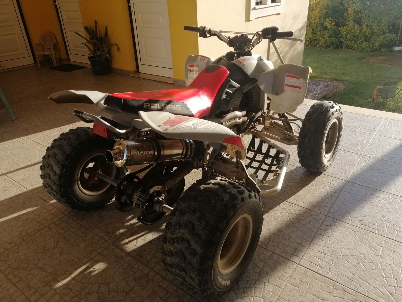 Moto 4 Polaris Predator