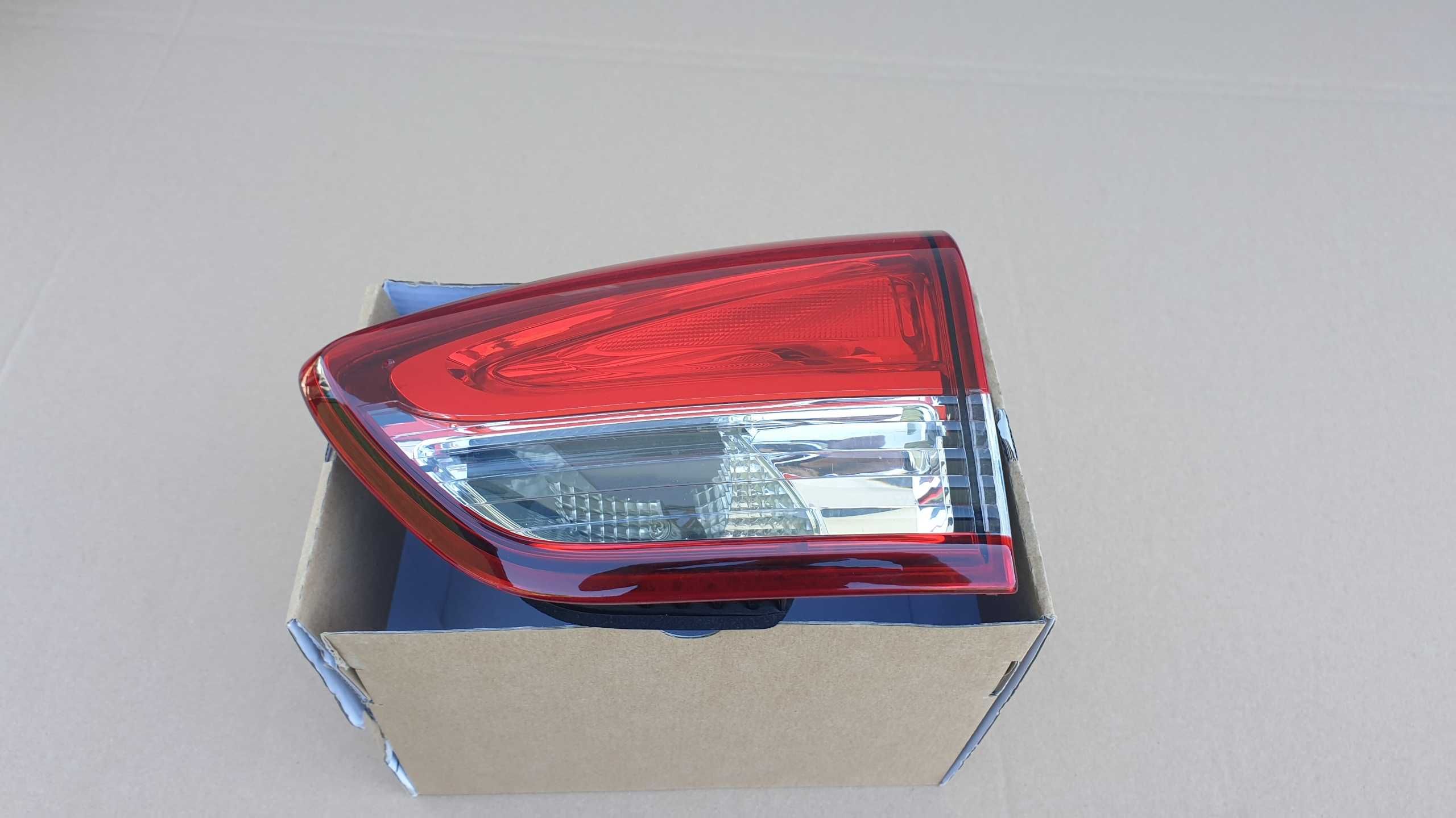 Renault clio IV 4 kombi prawa lampa tylna w klapę