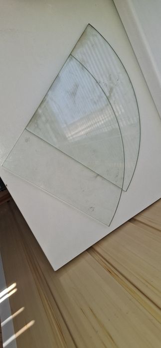 Скляні полиці на стіну