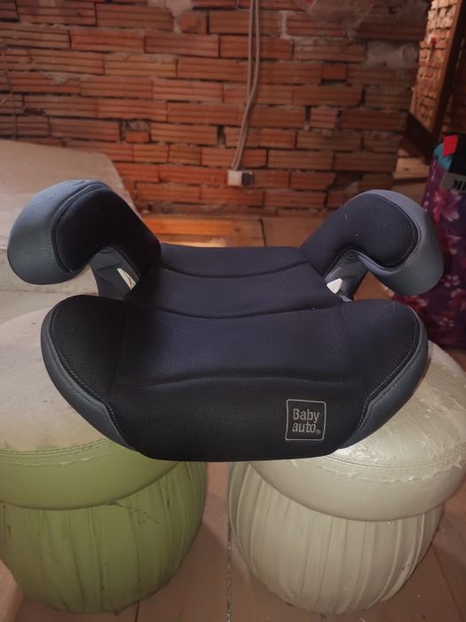 Бустер дитячий для автомобілів