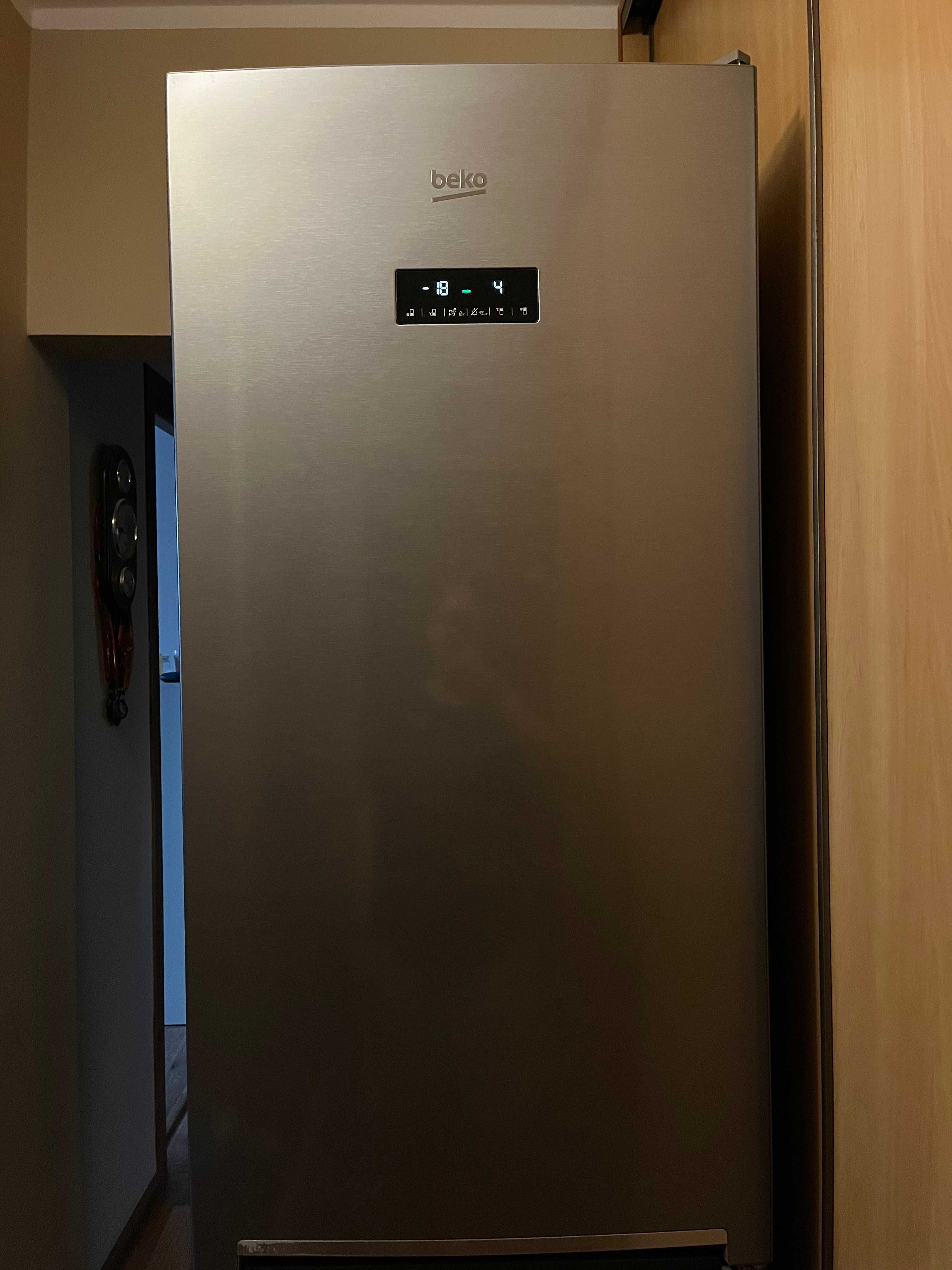 Okazja !!! Sprzedam lodówkę Beko  Neo Frost RCNA406E30ZXB.