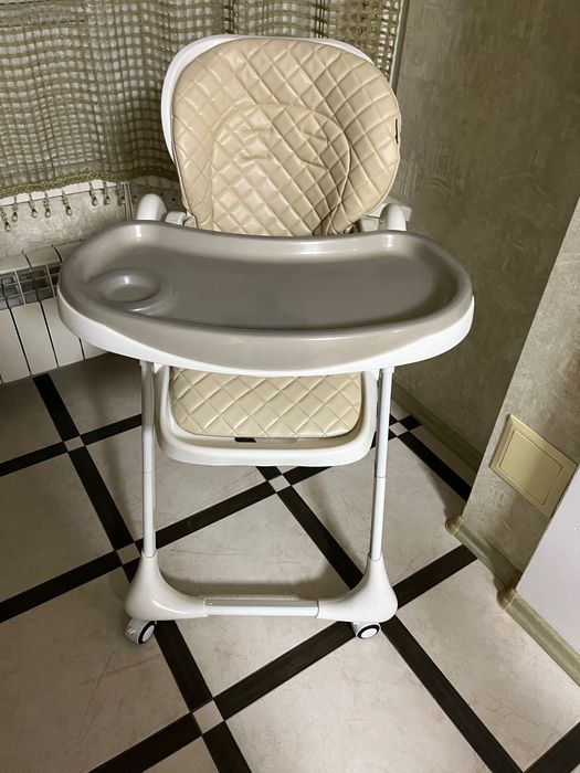 Стільчик для годування