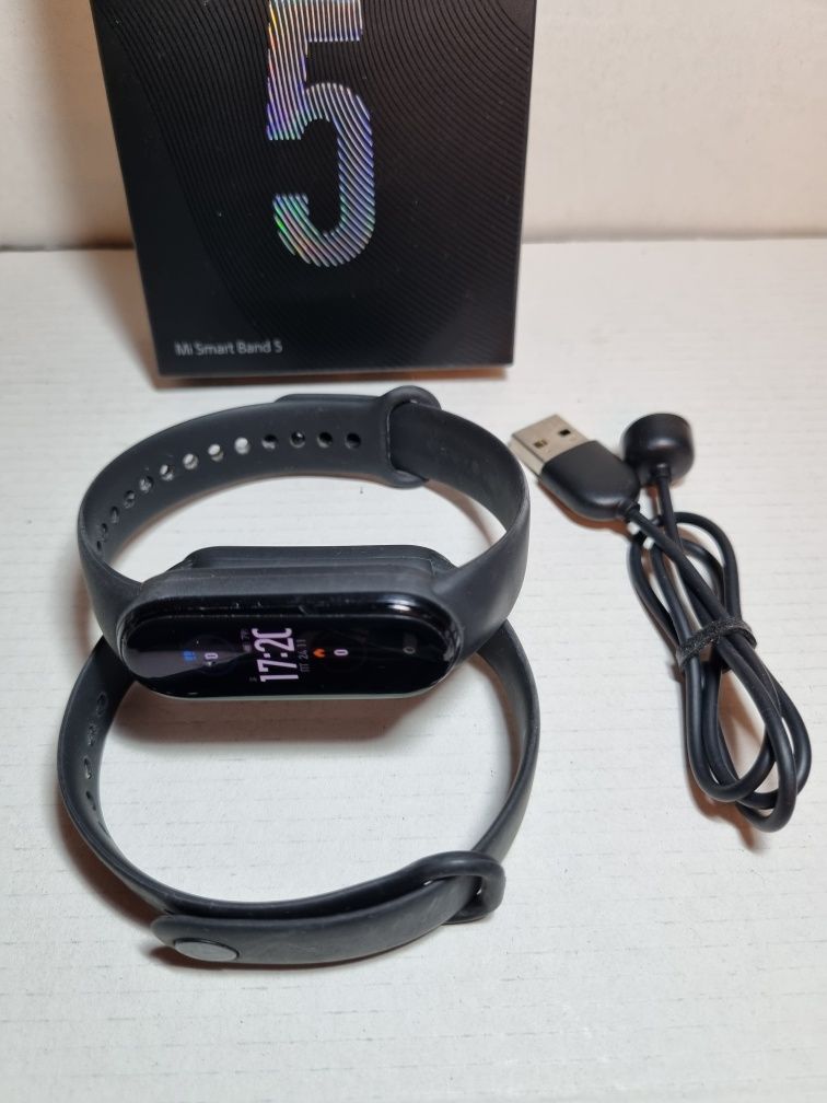 Фитнес-трекер (браслет, часы) Xiaomi Mi Smart Band 5 Global