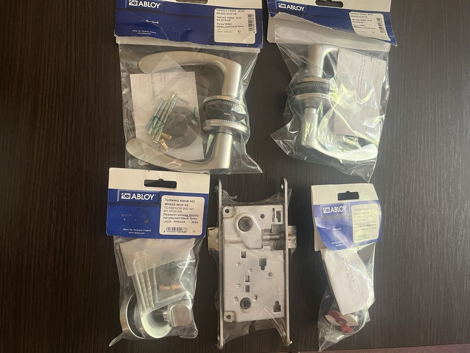 Нові. Італія. Ручка дверна ABLOY 19/002. Хром/полір. 38-60мм. Компл.