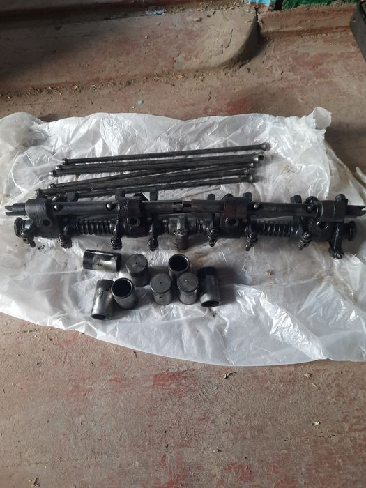 Клапанний механізм