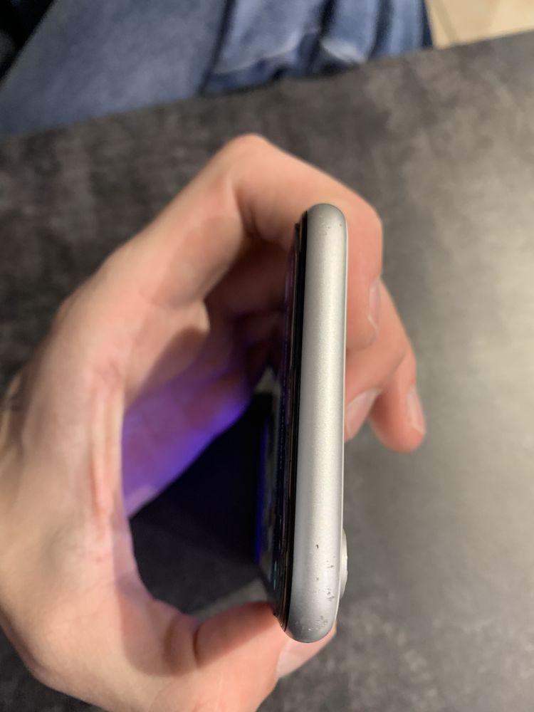 Iphone xr 64 Белый