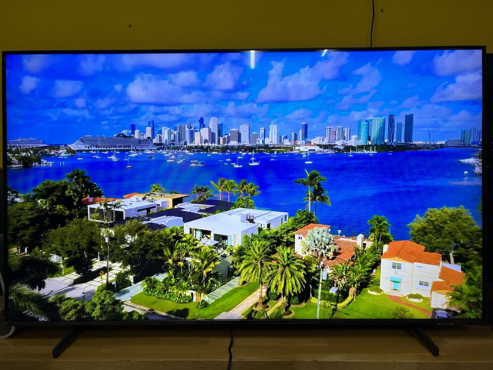 QLED Samsung 55” QE55Q60BAUXUA, ультратонкий дизайн.