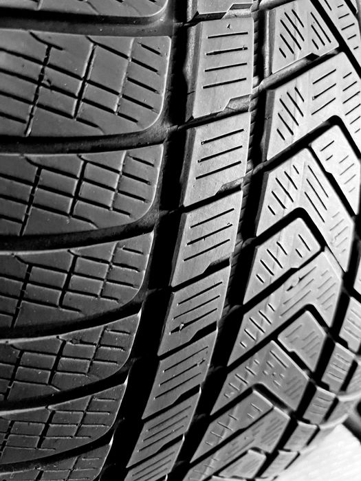 Шини Б/в 305.40.20 пара Pirelli