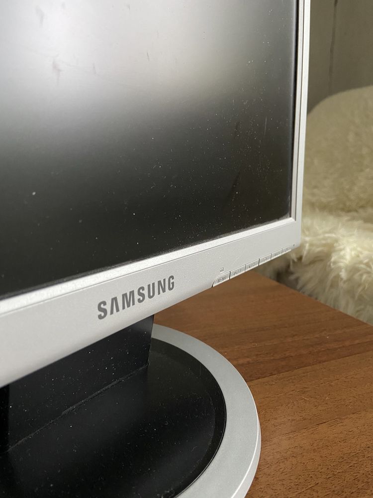 Монітор Samsung