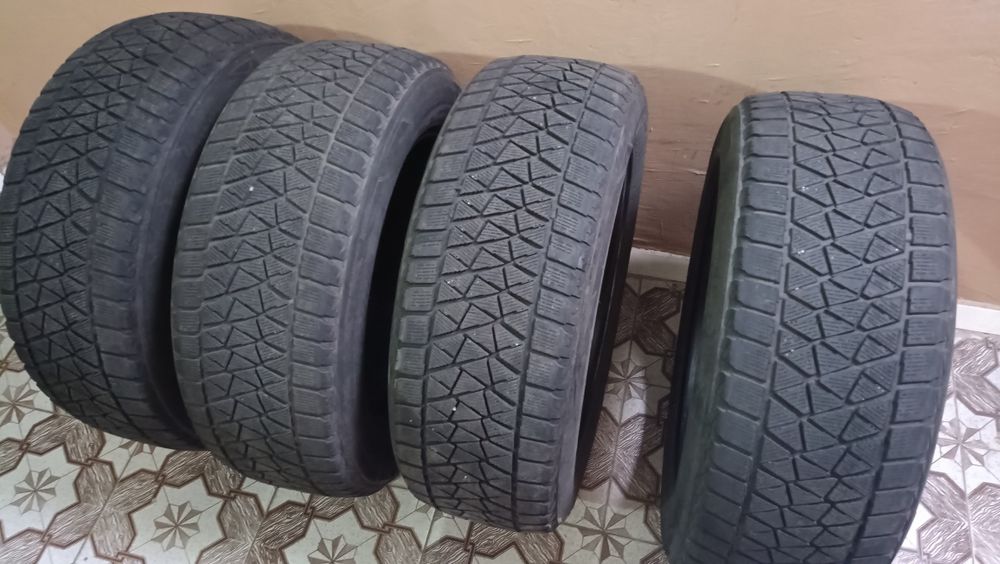 Резина r18 235/60 Bridgestone Blizzak