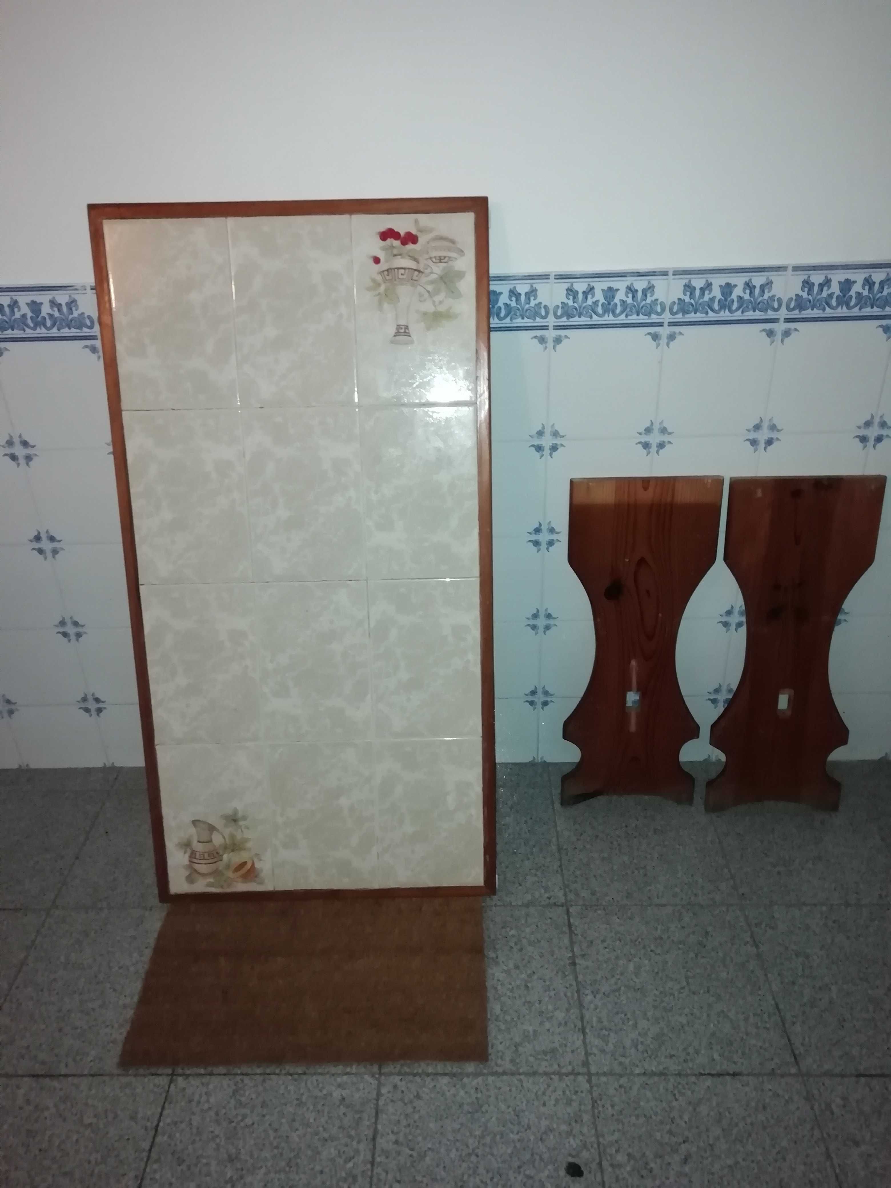 Vendo mesa extensível em carvalho, mais oferta de outra mesa.