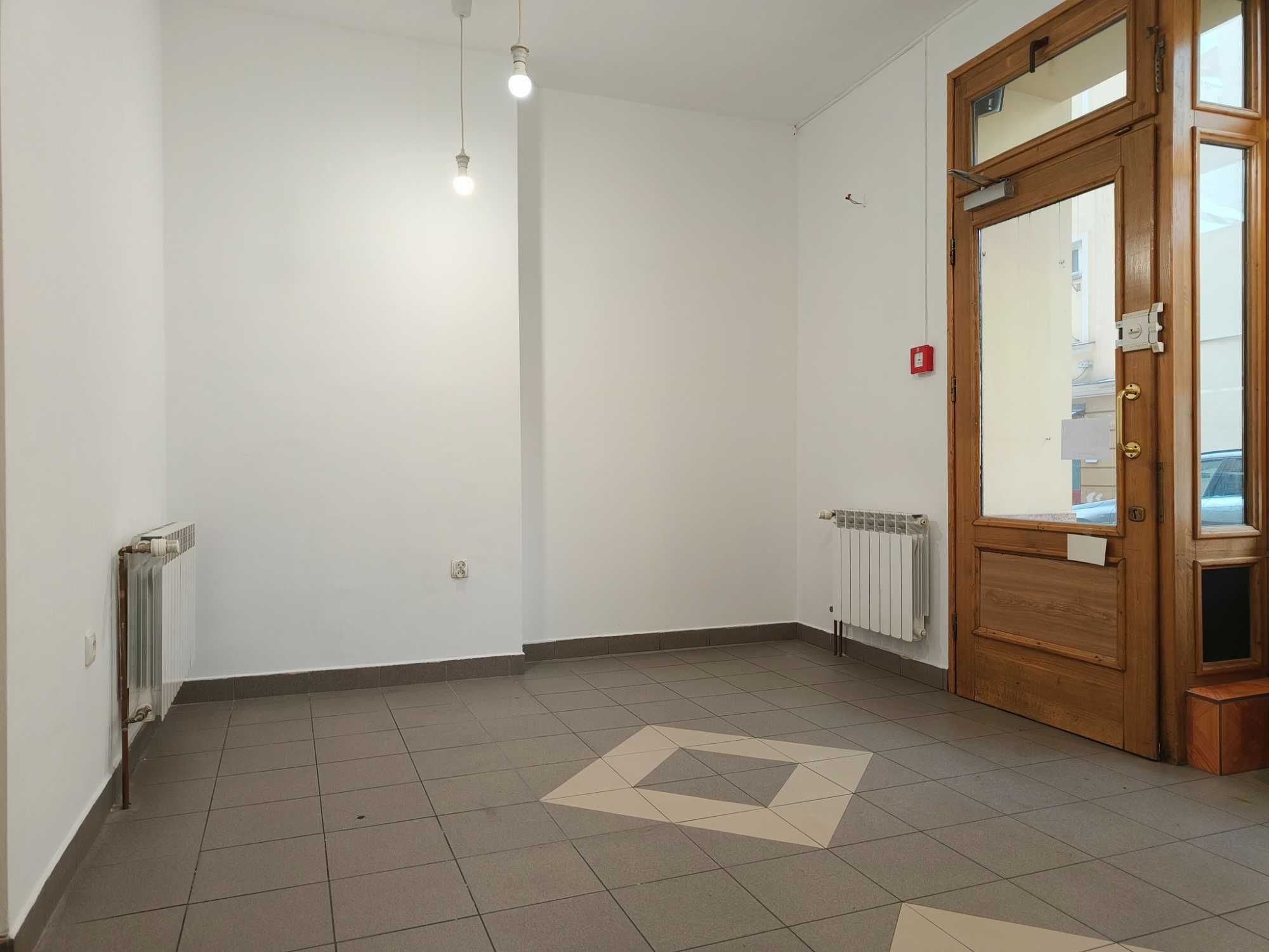 Lokal handlowy Krakowska/Malczewskiego parter witryna