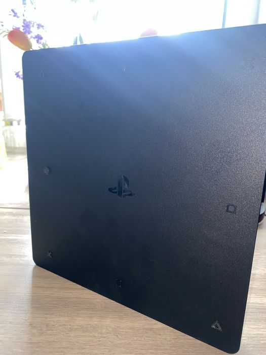 PS4 Slim 500GB + pad | Stan bardzo dobry | Bez pudełka